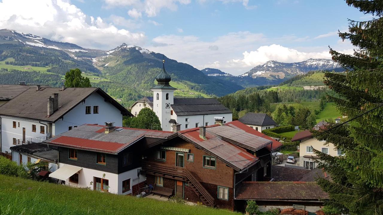 Tauglerei Appartement Malve In Den Zauberbergen Sankt Koloman Exterior photo
